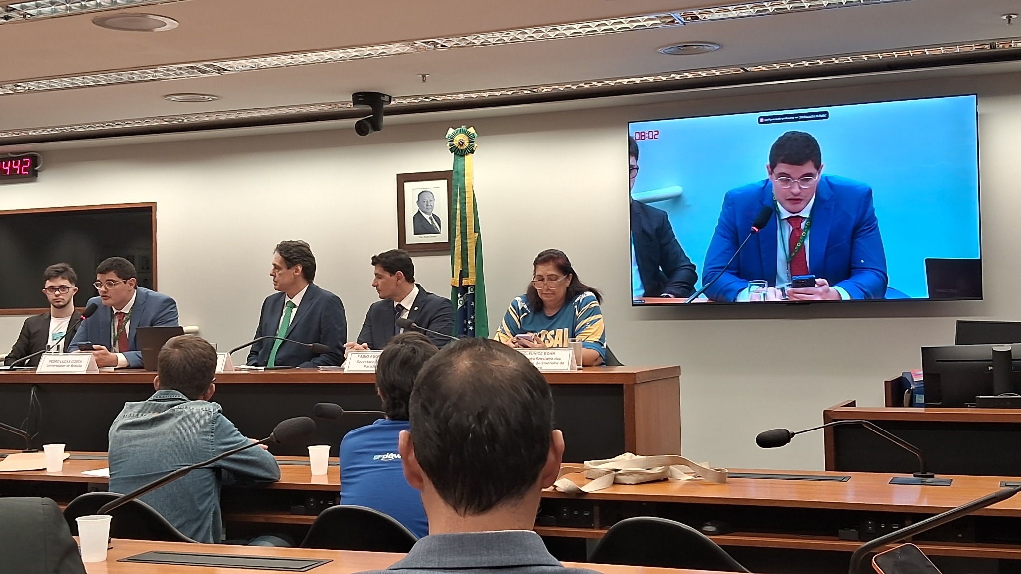 Momento da intervenção de Pedro Lucas Costa durante a audiência pública